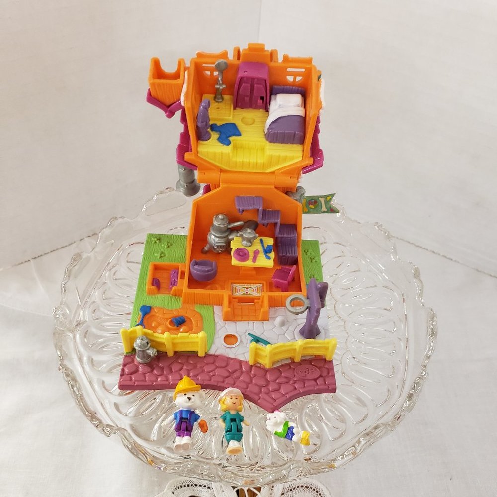 ❤ vintage 1994 Barclays Cottage (Dog House) complete Polly Pocket Bluebird